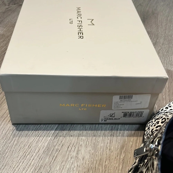 Marc Fisher LTD x Elizabeth Sulcer Yanilaly Calf Hair Bootie NWT - Picture 8 of 8